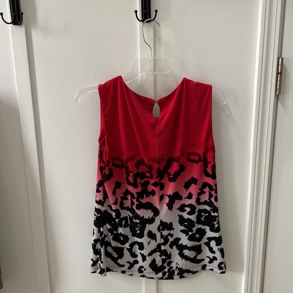 Calvin Klein Size Large Shell - Picture 4 of 4